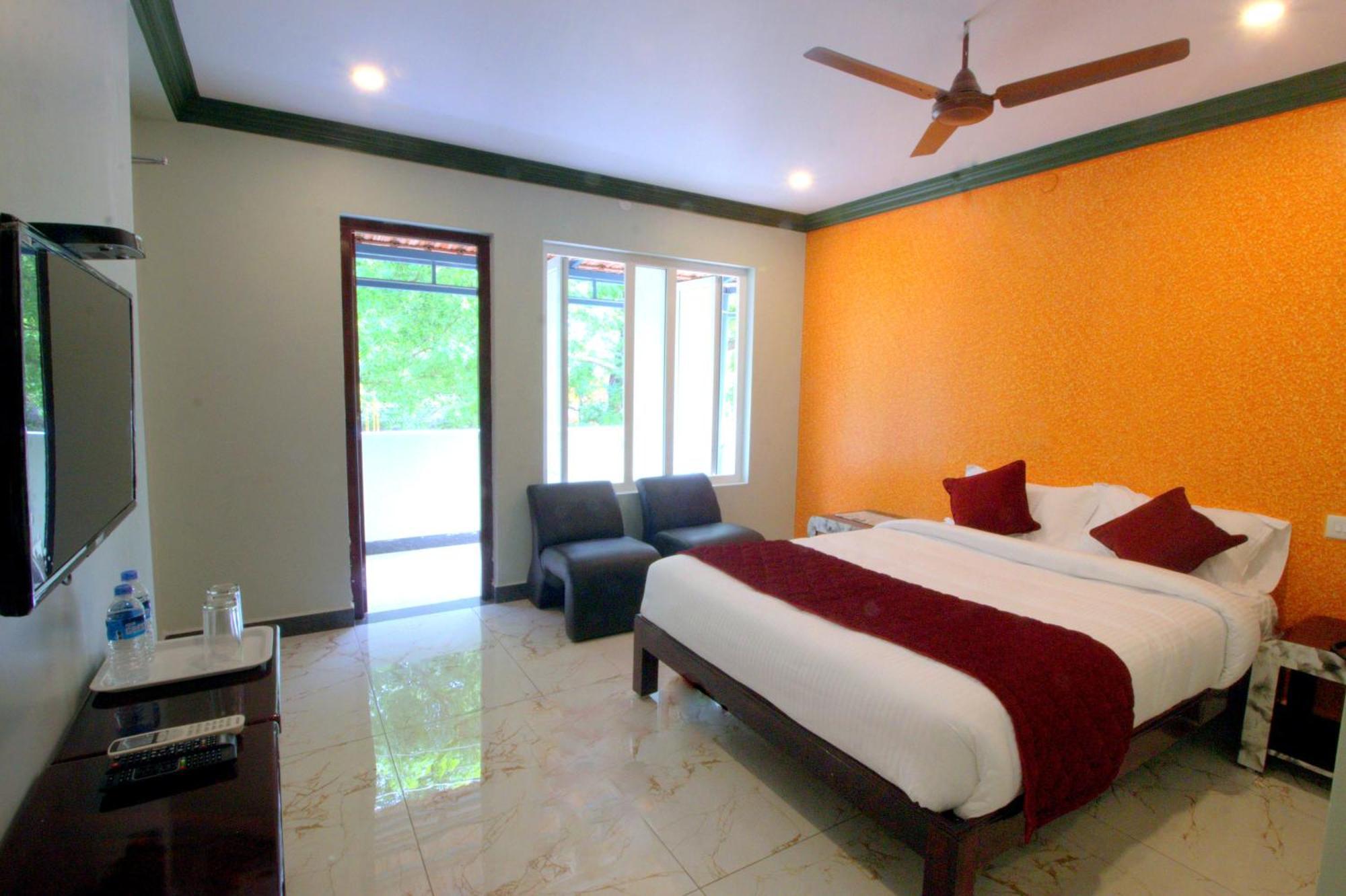 Serenity Sands Beach Resort Puducherry Exterior foto